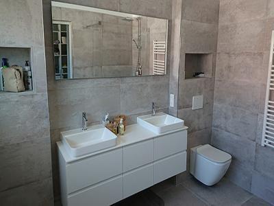 Faire de votre salle de bains un endroit pratique et ergonomique.